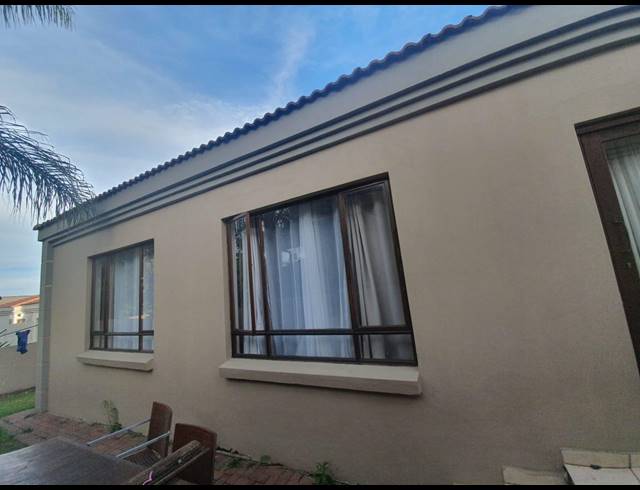 3 BEDROOM TOWNHOUSE FOR SALE IN REYNO RIDGE